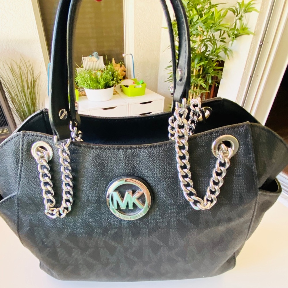 💋AUTH Michael Kors Women’s Monogram Purses